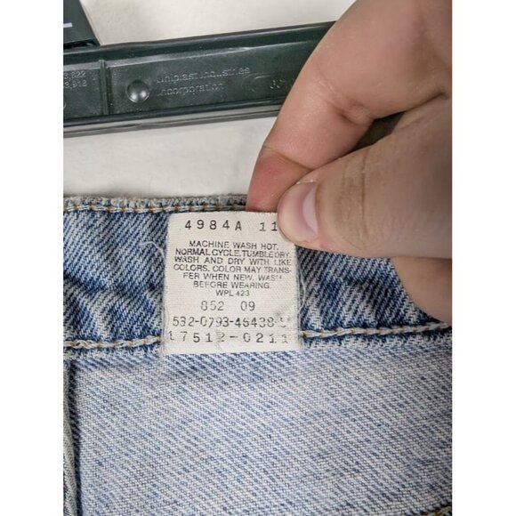 Vintage 90s‎ Levi's 512 Jeans Size 7 Made in USA Slim Fit Tapered Leg Mom 24x29 - Picture 4 of 10